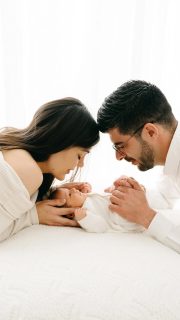 As primeiras fotografias desta nova família a 3, guardadas para sempre na memória, no coração e num álbum bem especial 📸